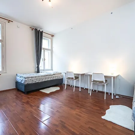 Apartments Kamenicka 23 Prague Exterior photo
